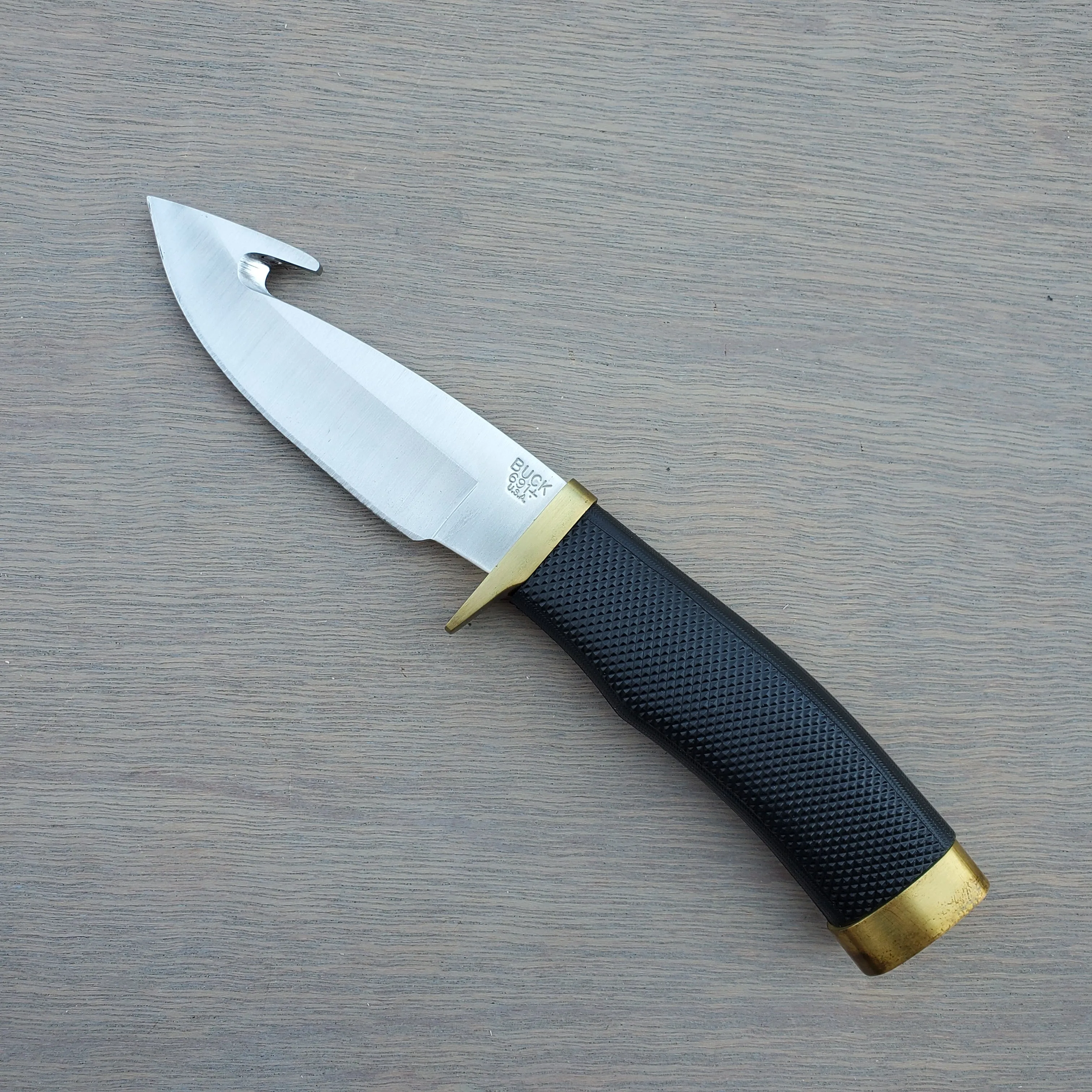 Buck 691 Zipper Skinning Knife Guthook - Rubber Handle