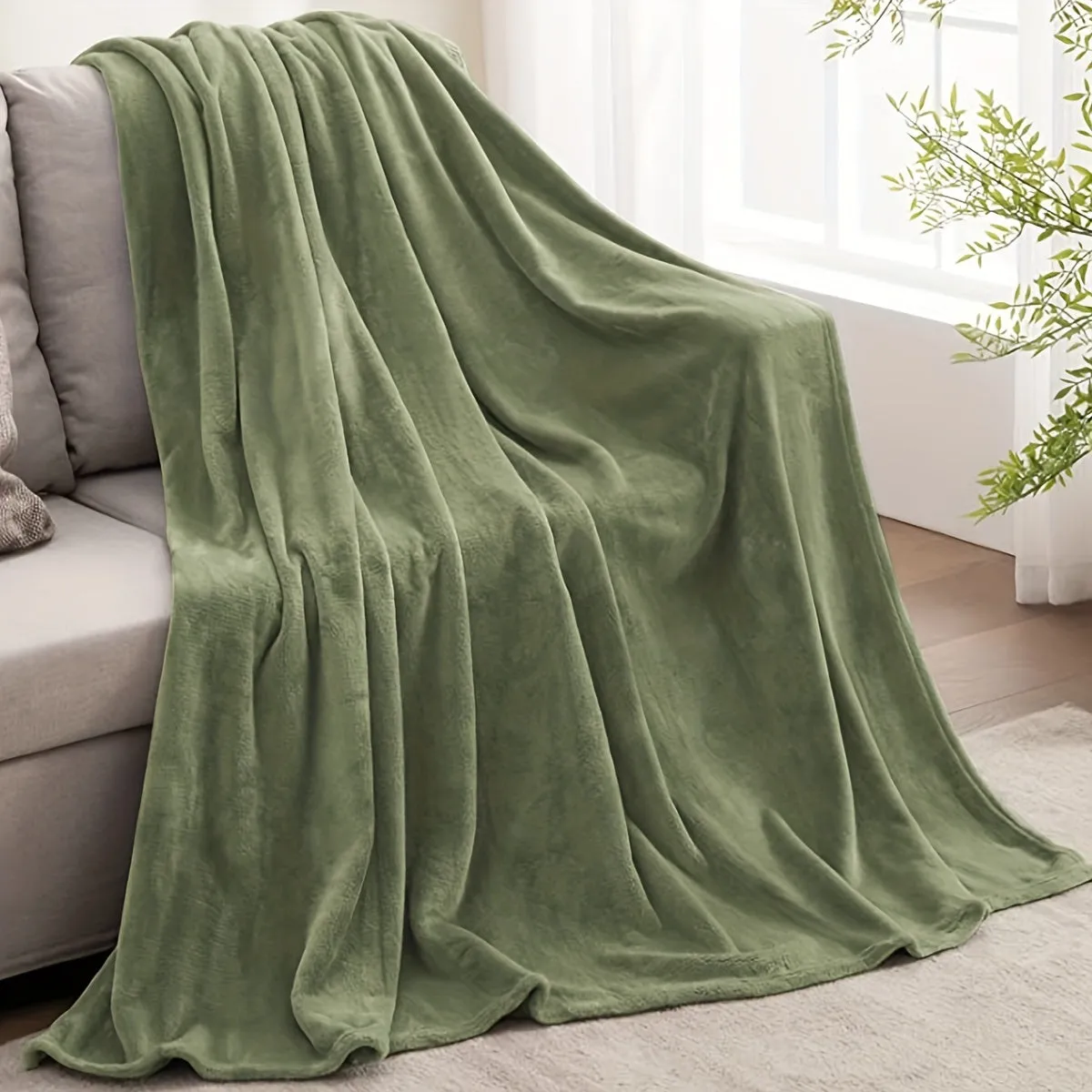 Soft Flannel Throw Blanket for Couch Bed Office Traveling